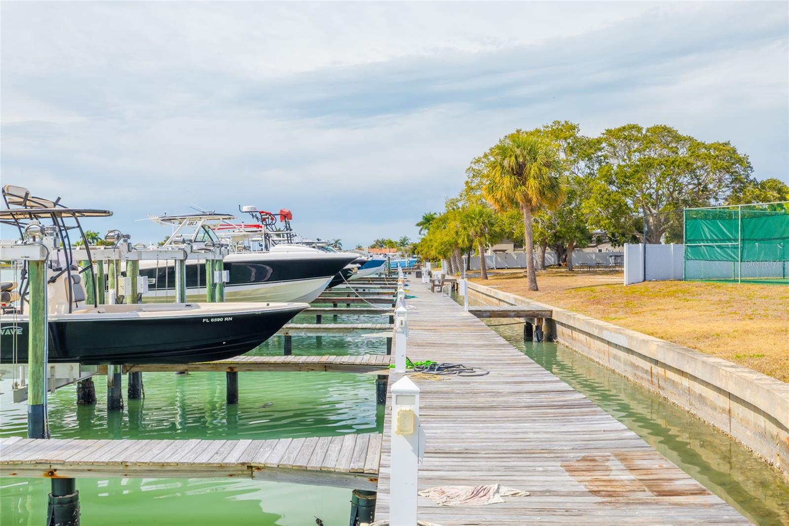 Listing photo id 8 for 5814 Skimmer Point Boulevard S