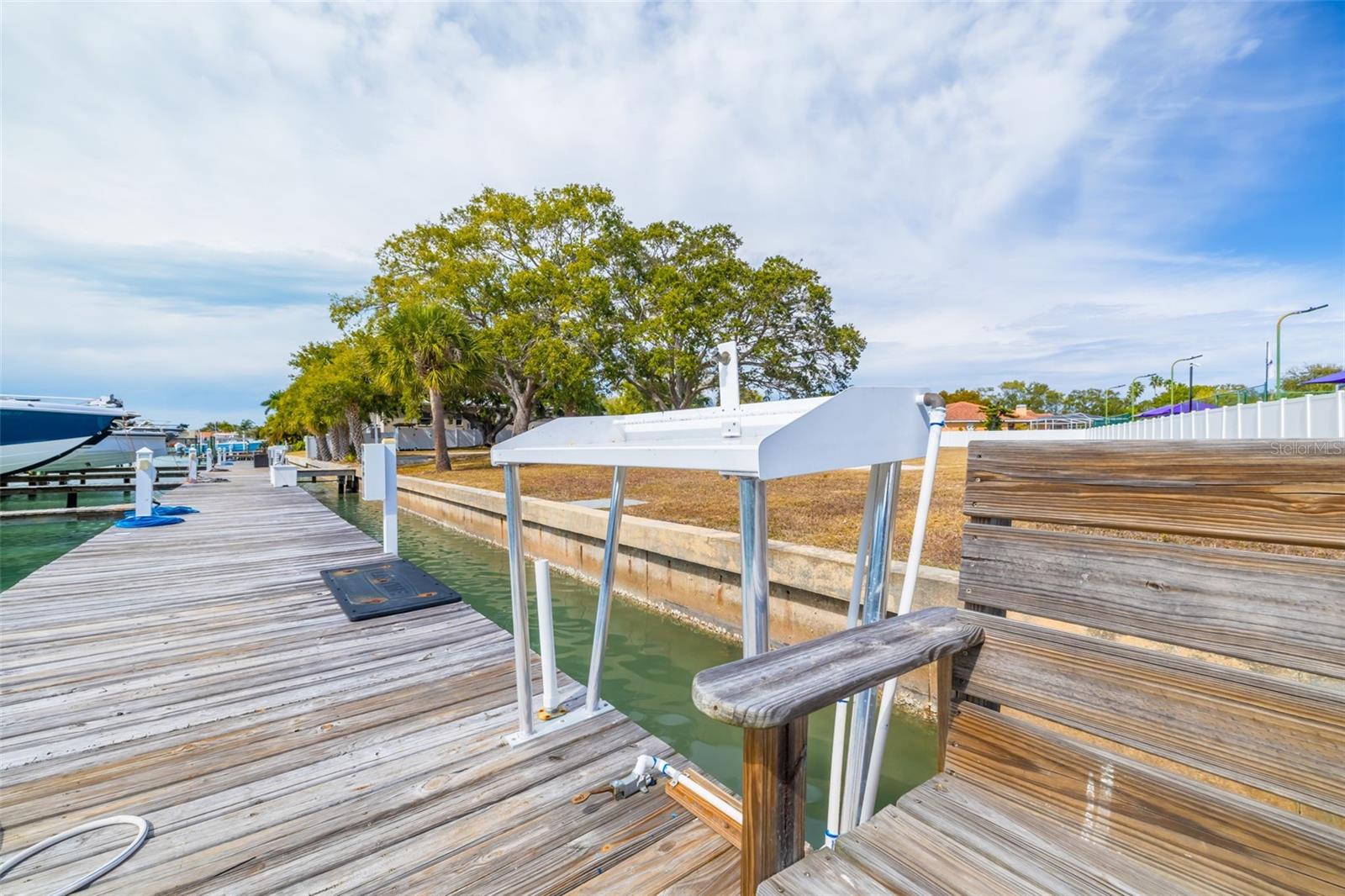 Listing photo id 9 for 5814 Skimmer Point Boulevard S