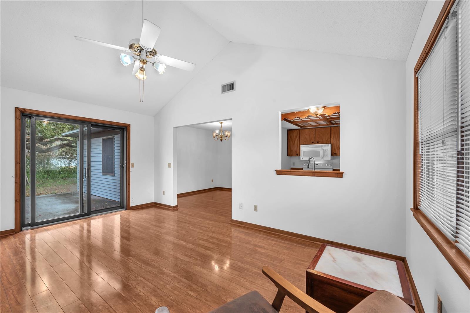 Image 11 of 23 For 38719 12th Avenue