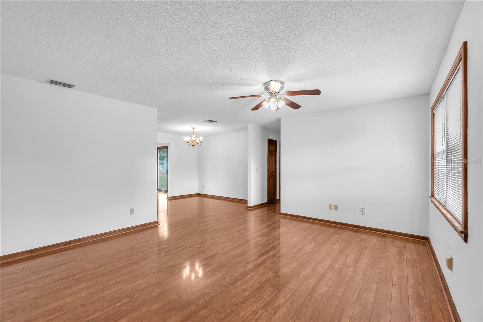 Image 4 of 23 For 38719 12th Avenue