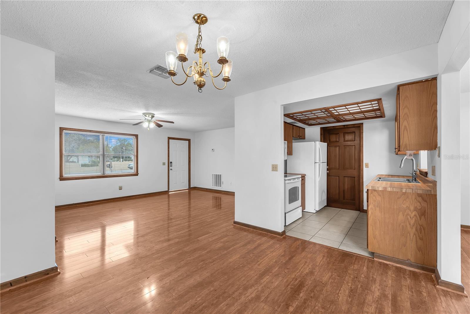 Image 7 of 23 For 38719 12th Avenue