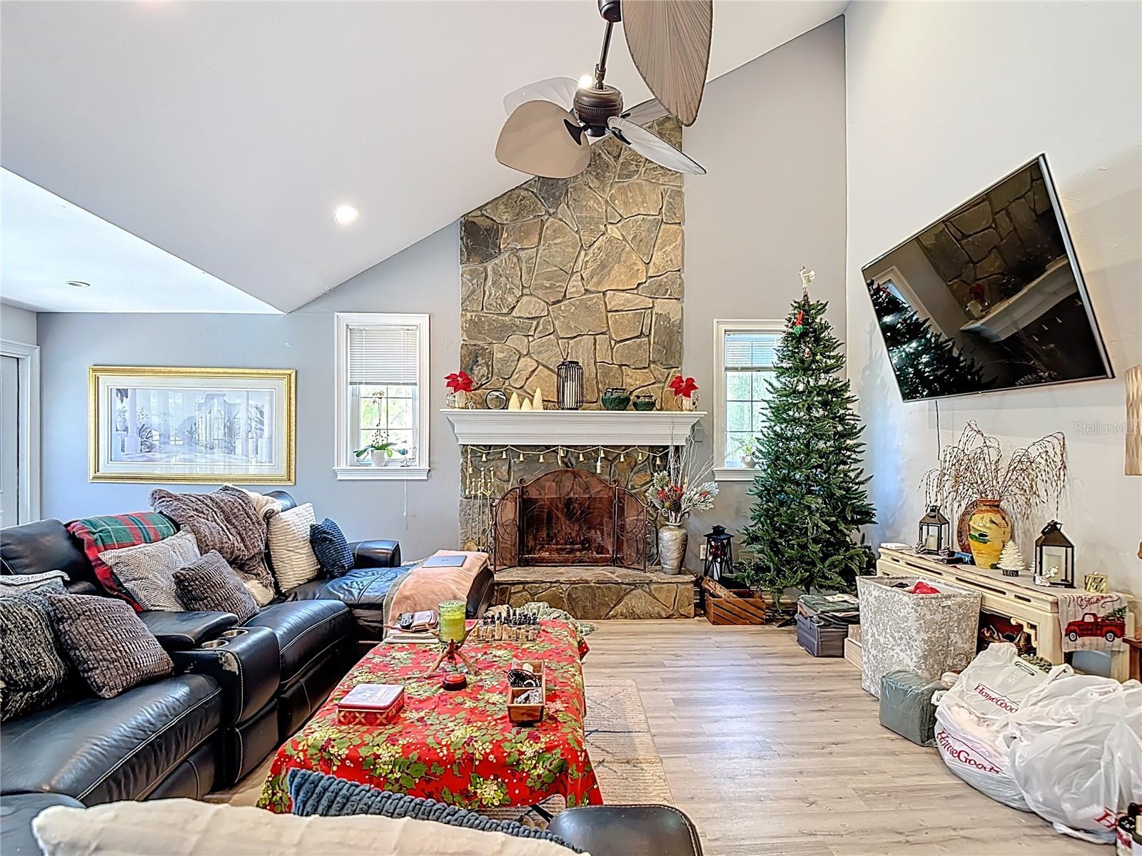 Image 36 of 100 For 16200 Forest Oaks Drive