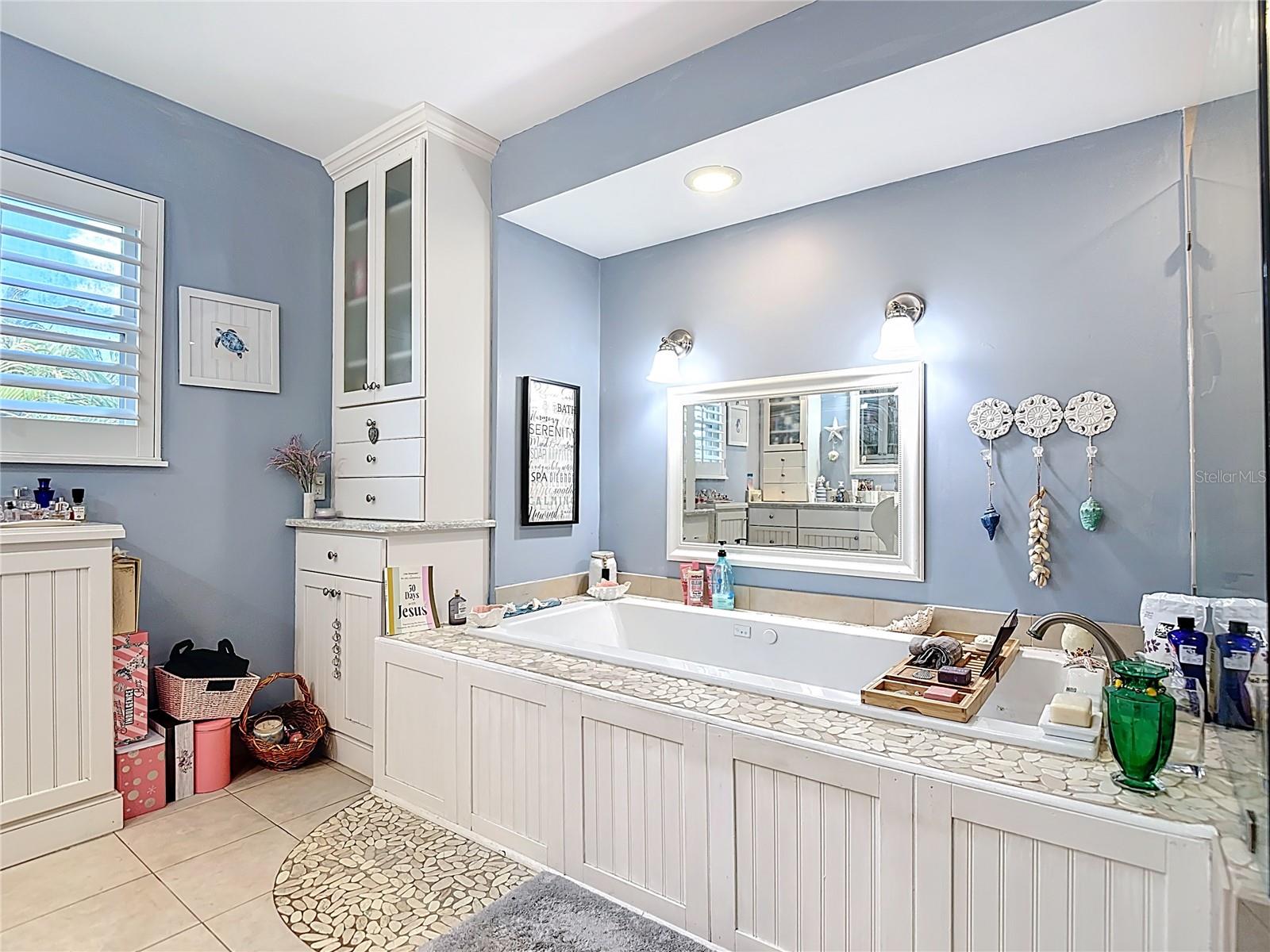 Image 55 of 100 For 16200 Forest Oaks Drive