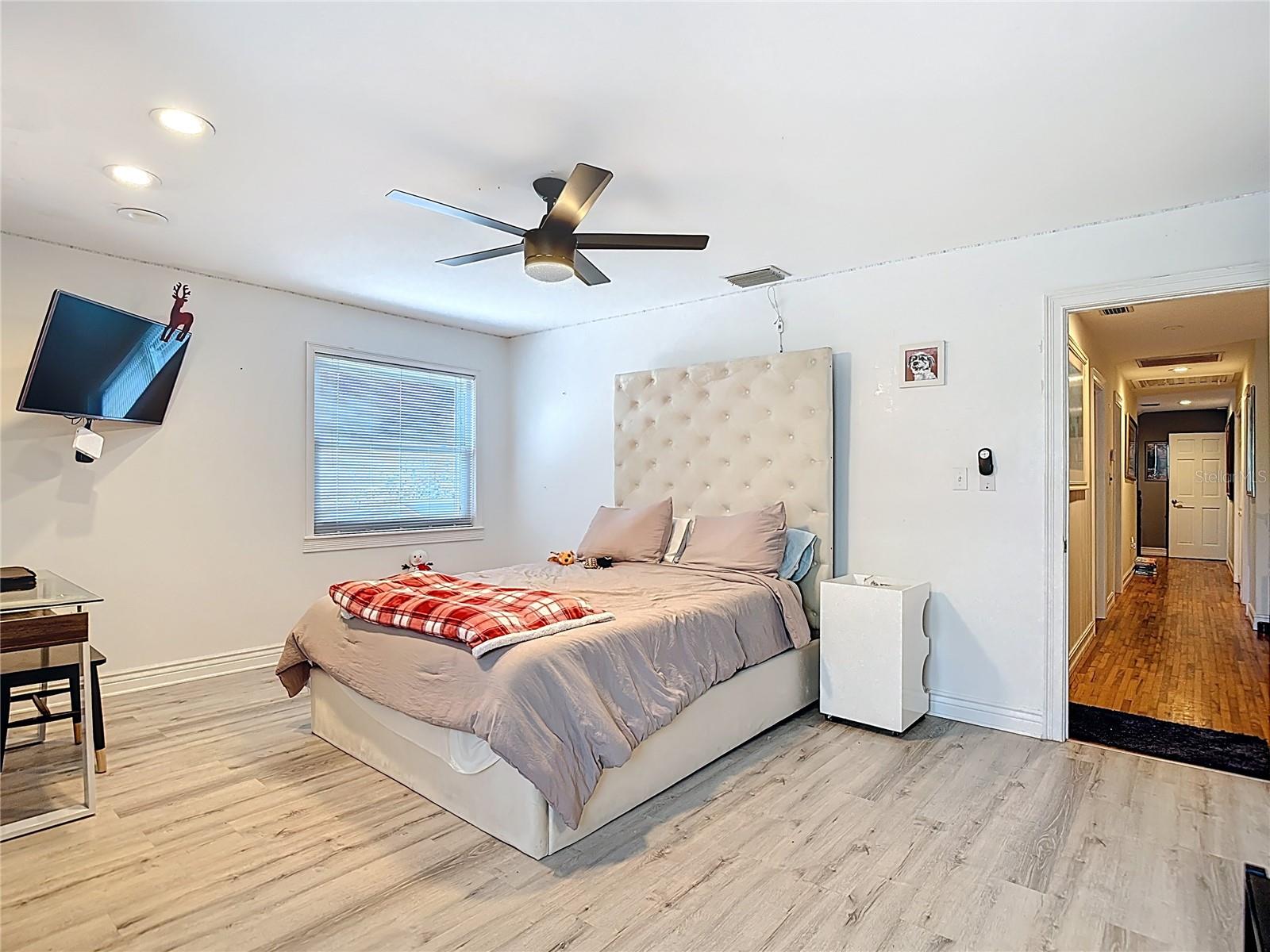 Image 64 of 100 For 16200 Forest Oaks Drive