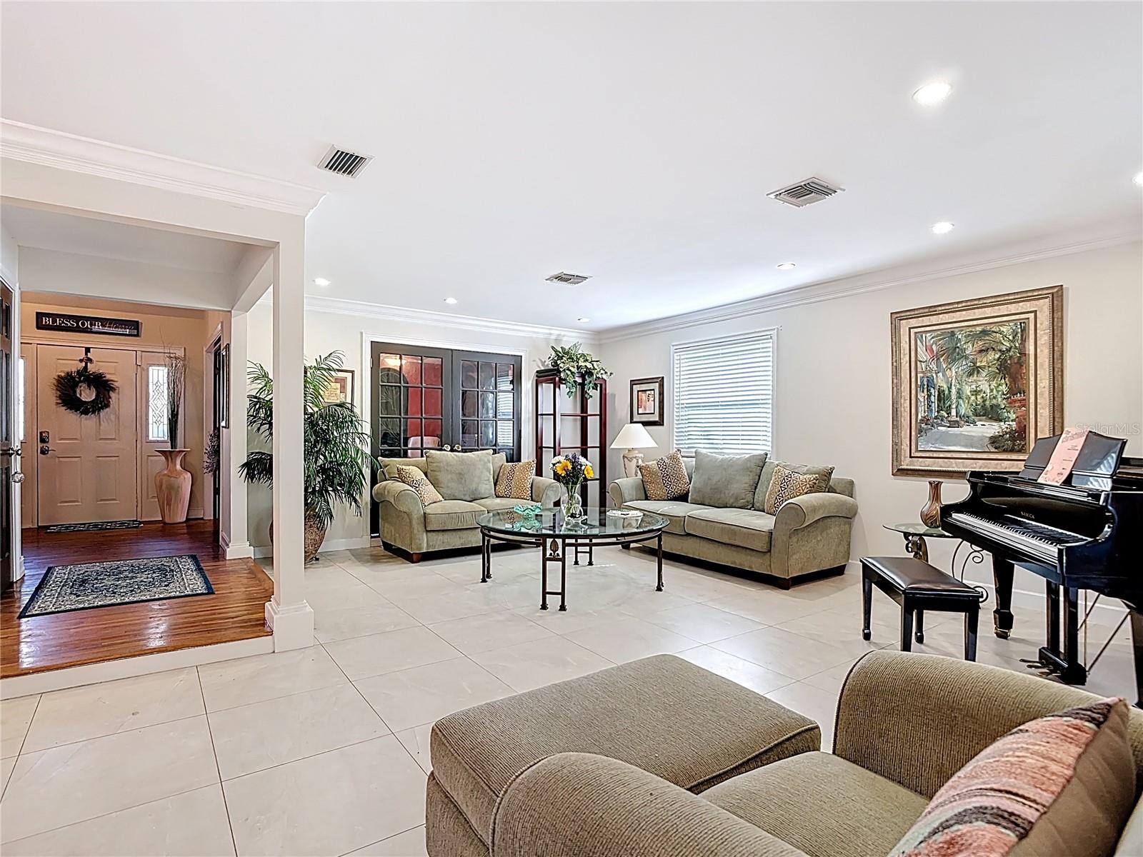 Image 8 of 100 For 16200 Forest Oaks Drive