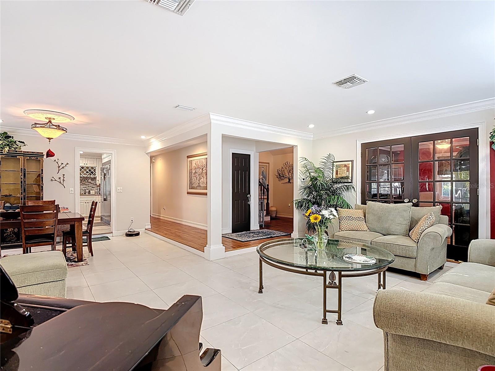 Image 9 of 100 For 16200 Forest Oaks Drive