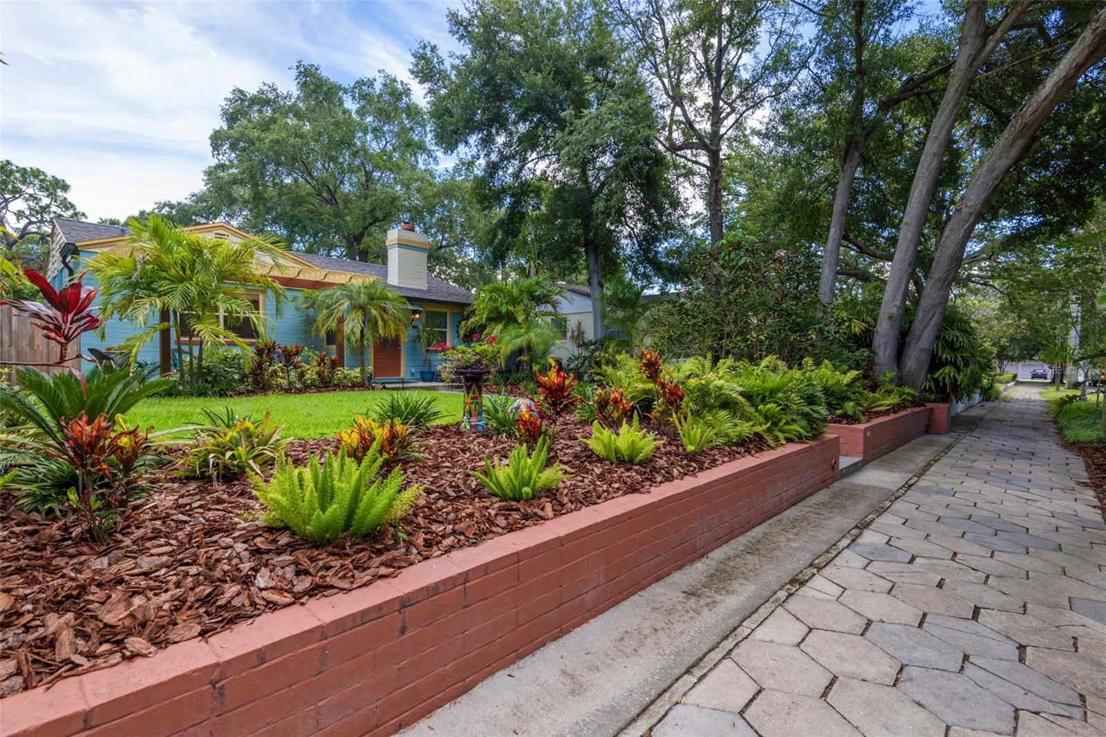 Image 2 of 39 For 135 17th Avenue N