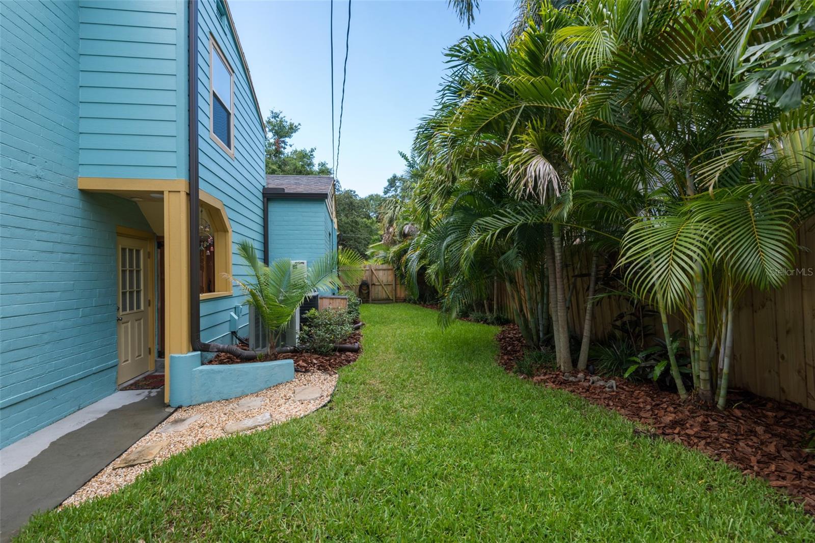 Image 21 of 39 For 135 17th Avenue N