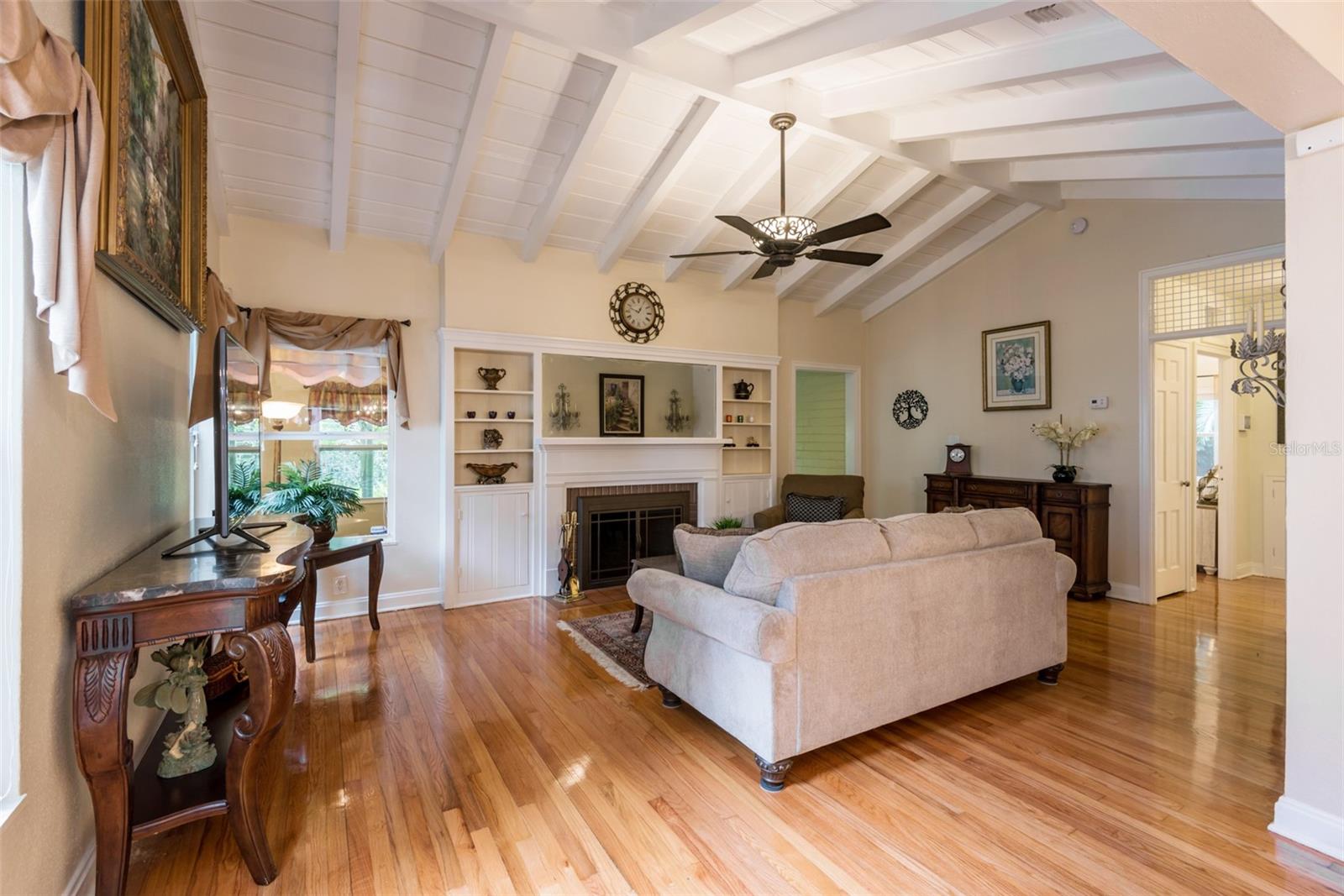 Image 6 of 39 For 135 17th Avenue N