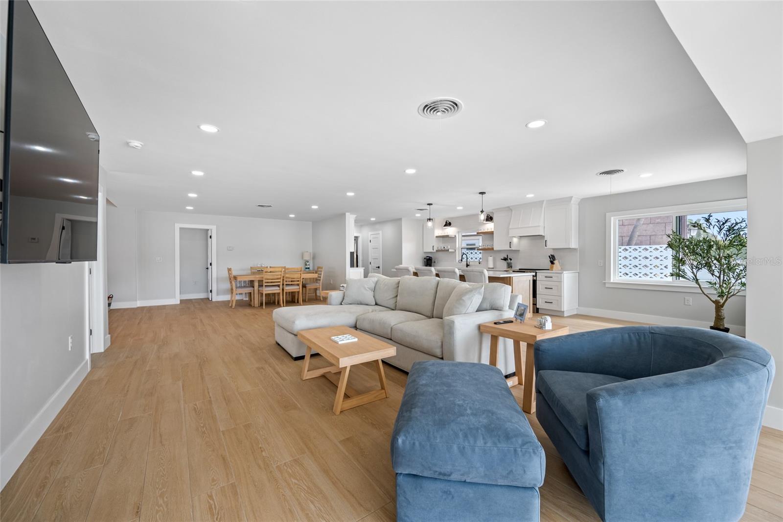 Image 23 of 57 For 370 59th Avenue