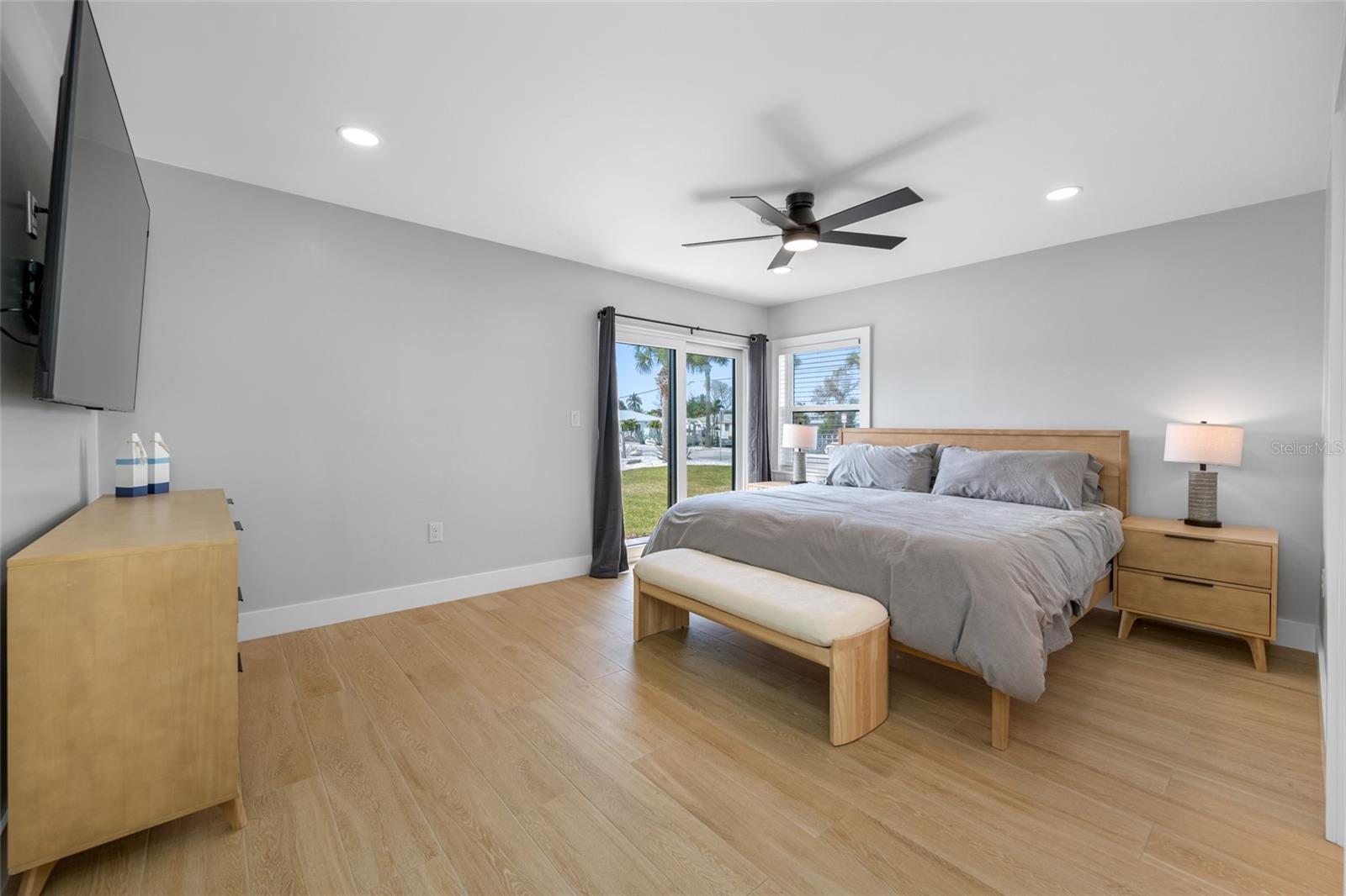 Image 27 of 57 For 370 59th Avenue