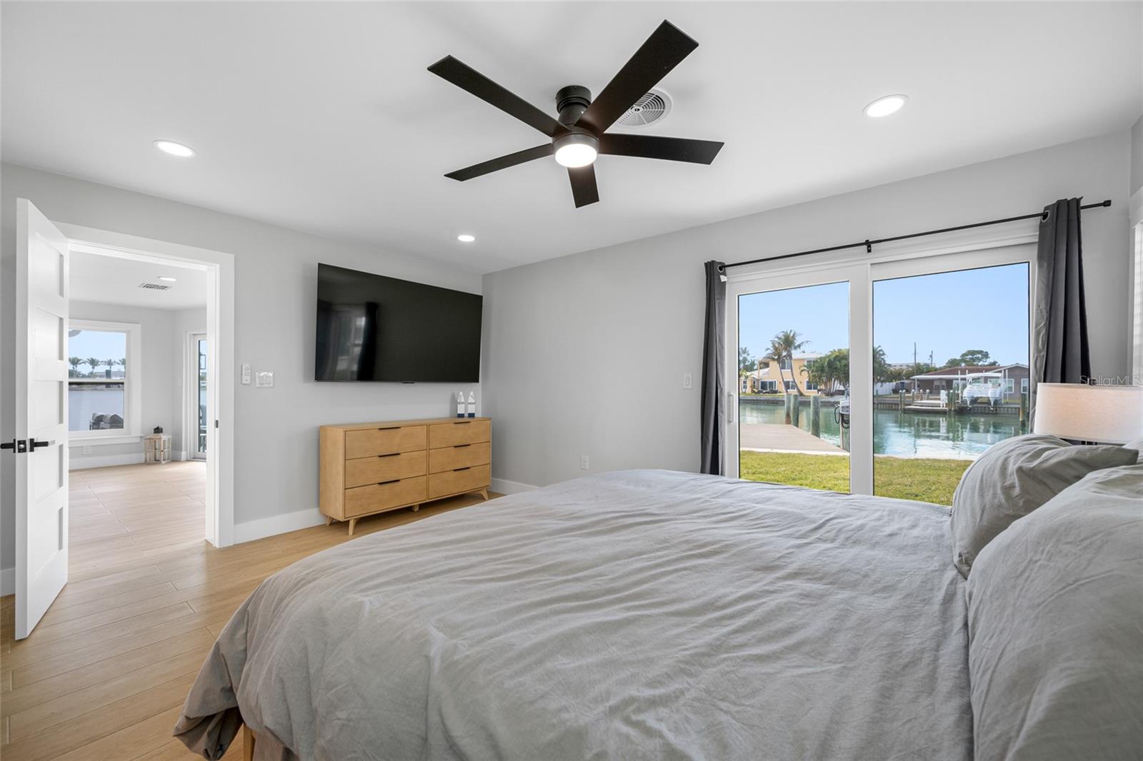 Image 28 of 57 For 370 59th Avenue