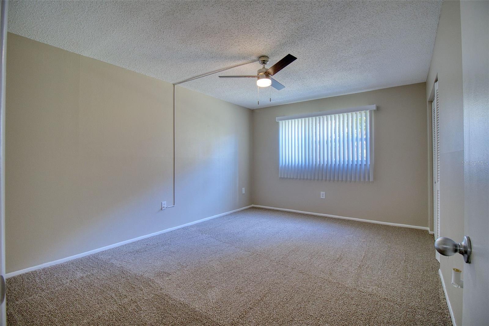 Image 14 of 34 For 865 Virginia Court 107