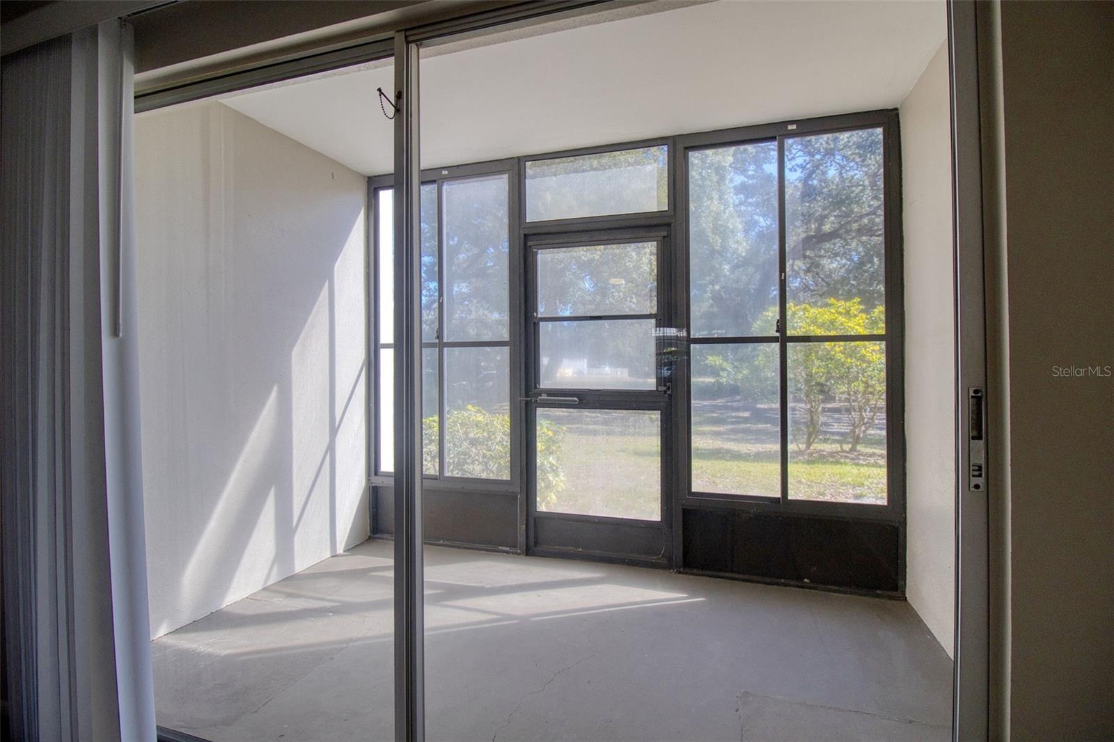 Image 17 of 34 For 865 Virginia Court 107