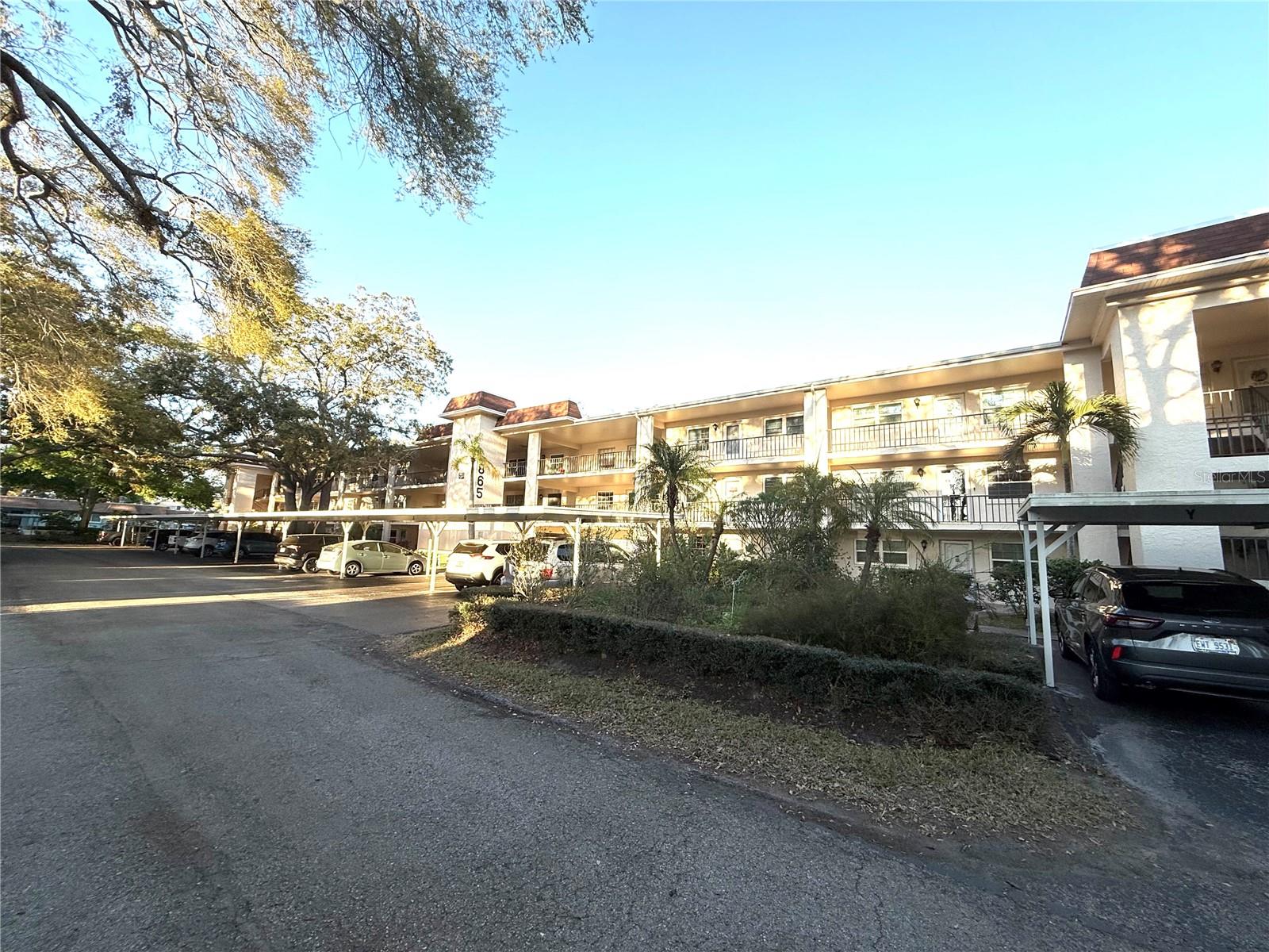 Image 30 of 34 For 865 Virginia Court 107