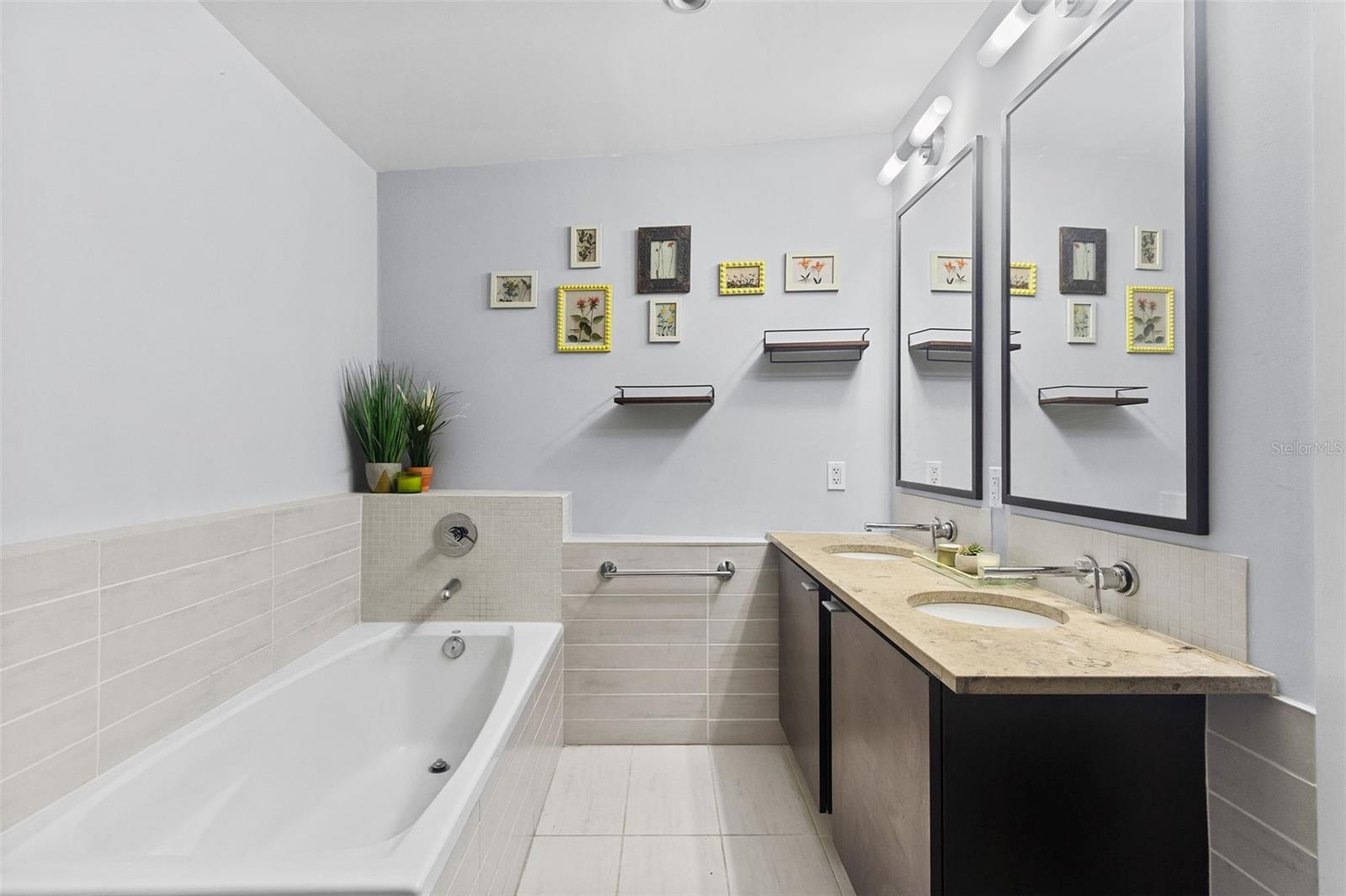 Image 16 of 32 For 111 12th Street 1602