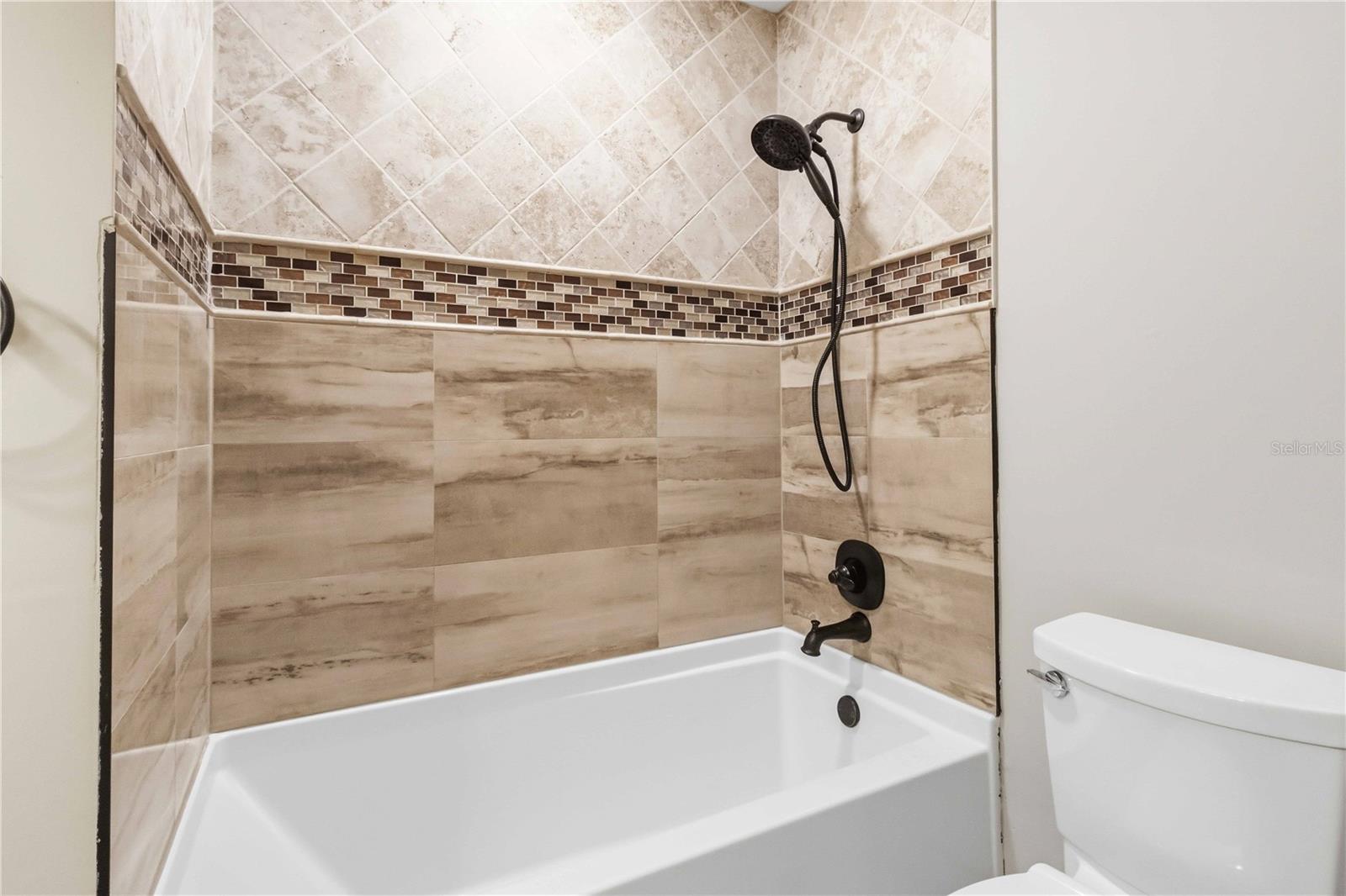 Image 15 of 28 For 5304 Rosecrest Circle