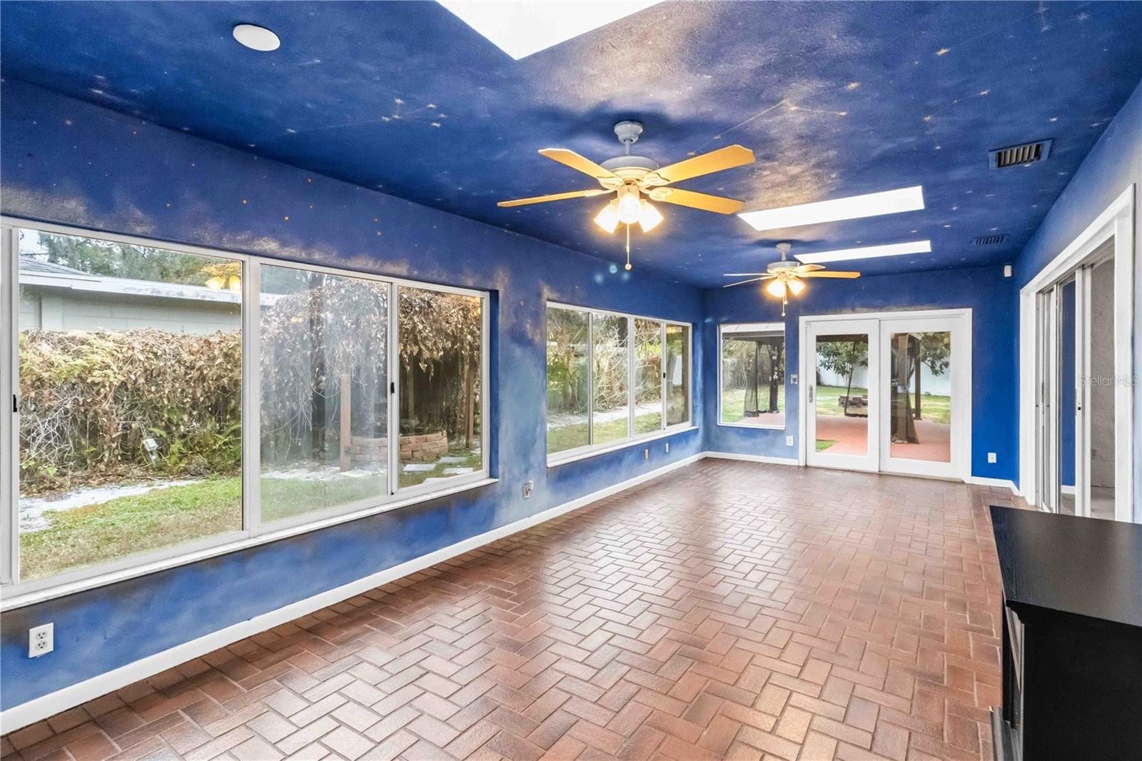 Image 16 of 28 For 5304 Rosecrest Circle