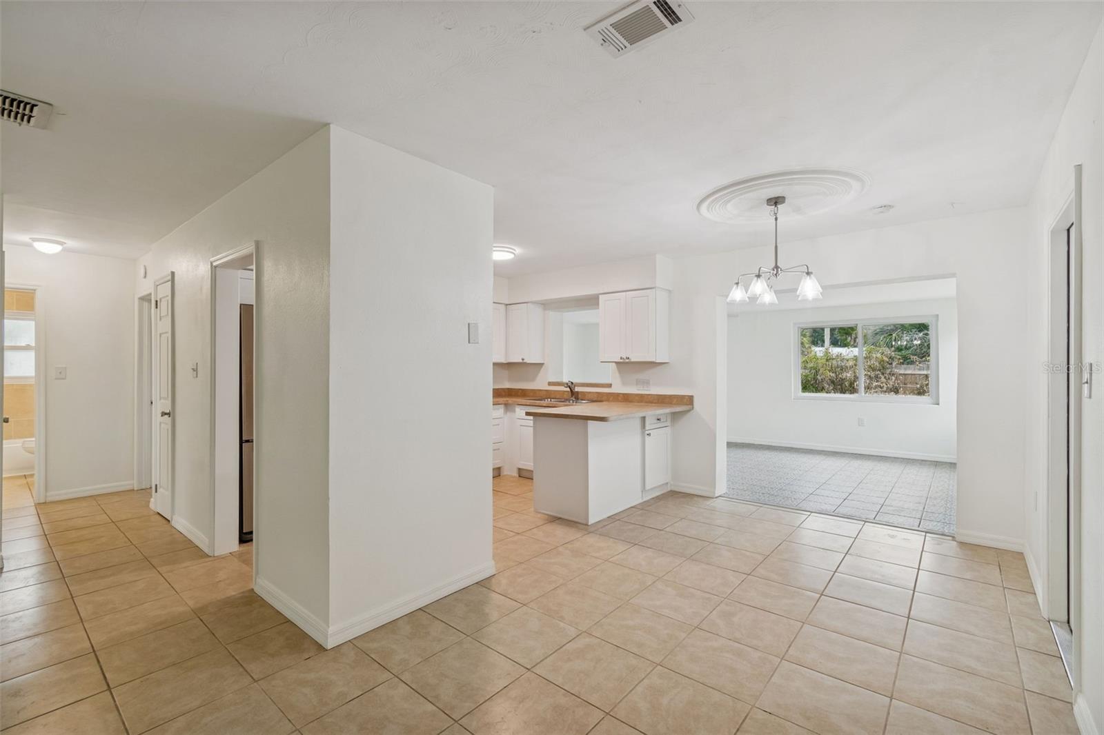 Image 10 of 70 For 7232 Dianne Drive