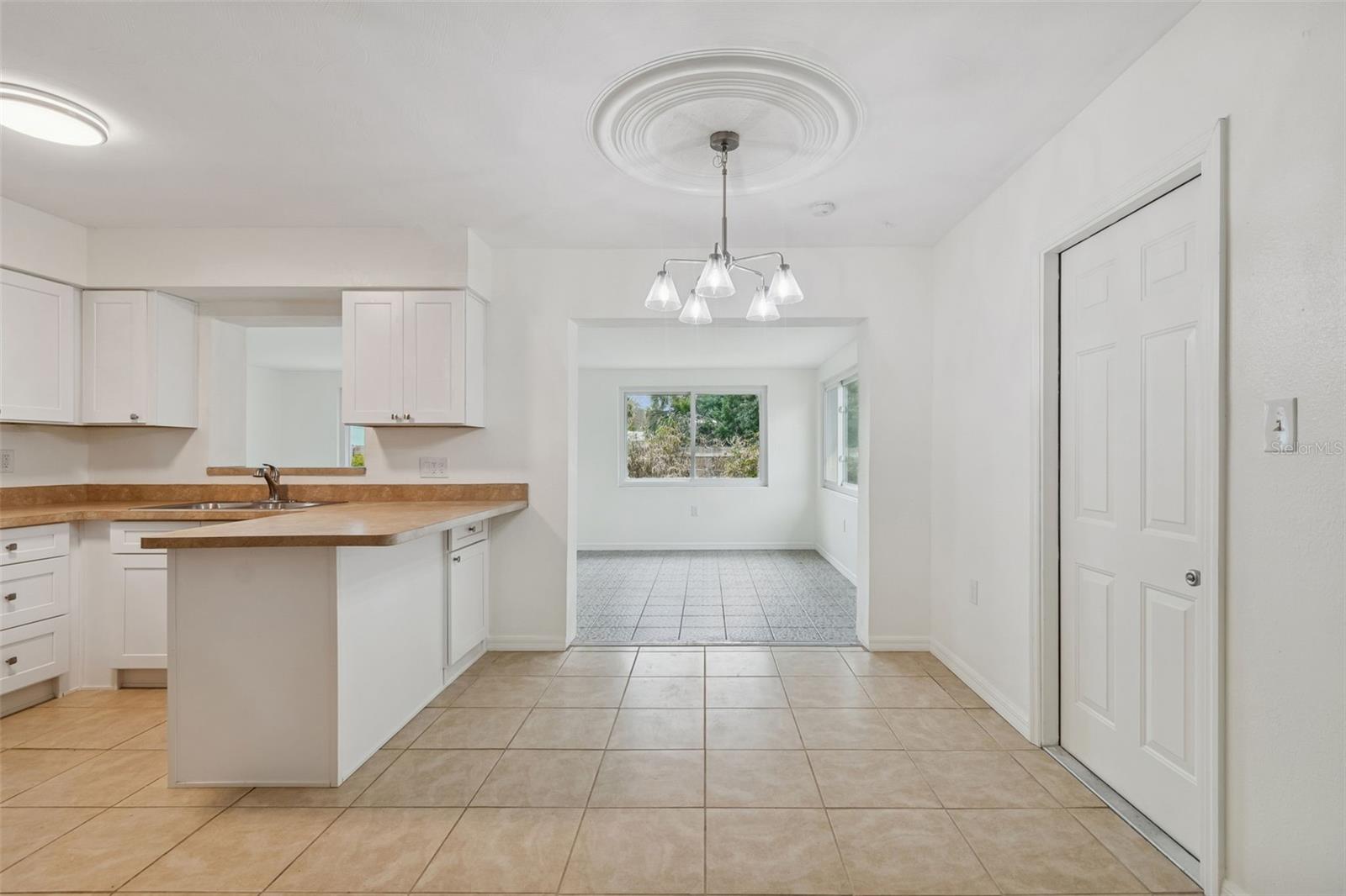 Image 11 of 70 For 7232 Dianne Drive