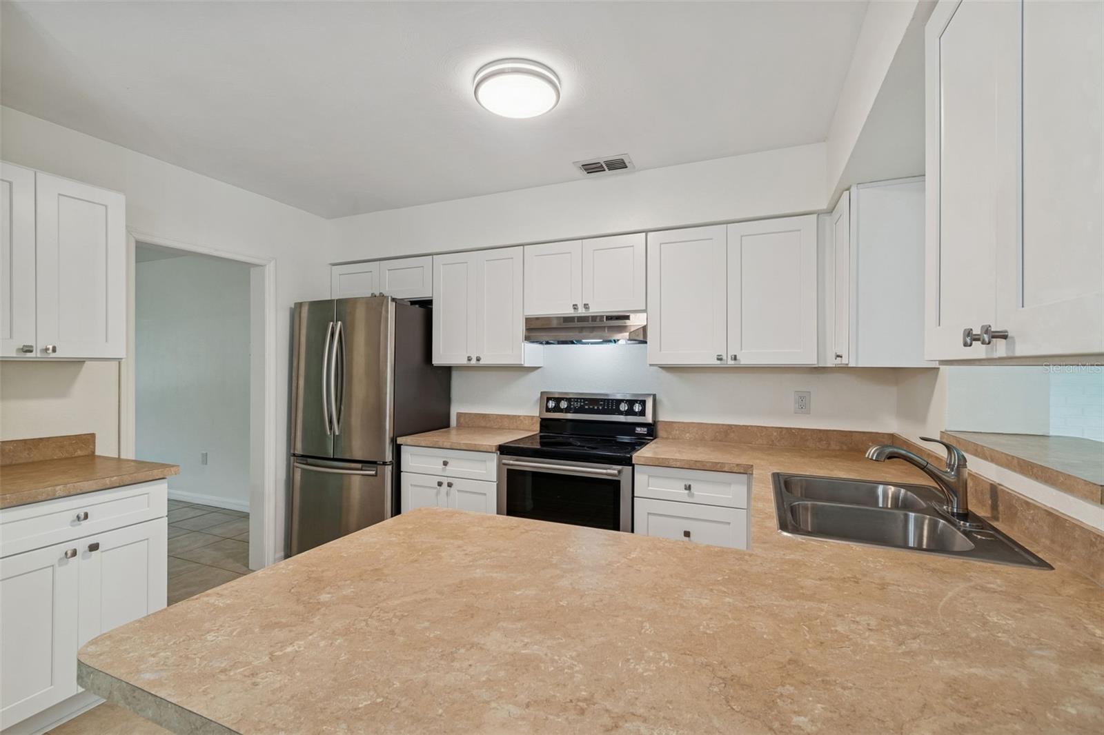 Image 13 of 70 For 7232 Dianne Drive