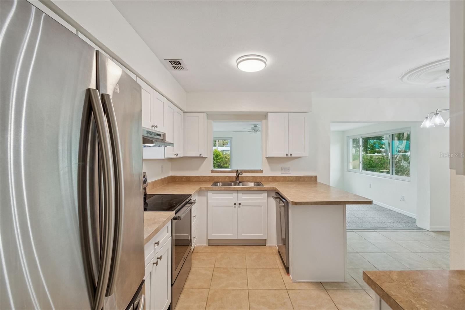 Image 16 of 70 For 7232 Dianne Drive