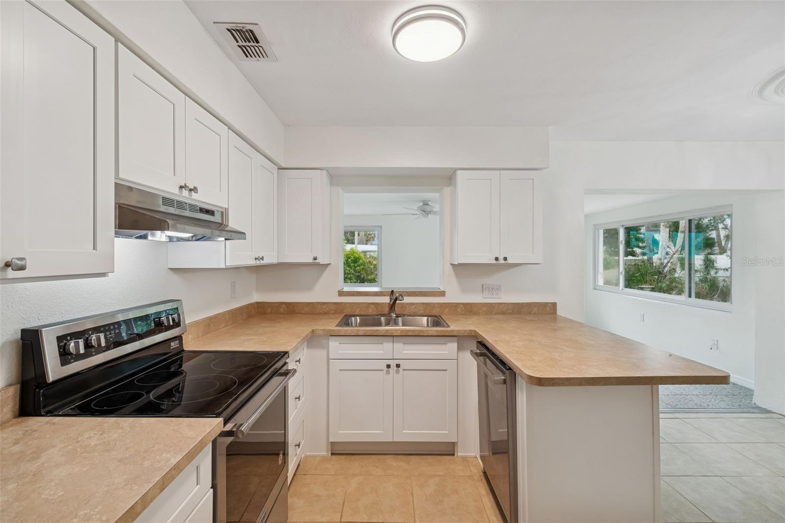 Image 17 of 70 For 7232 Dianne Drive