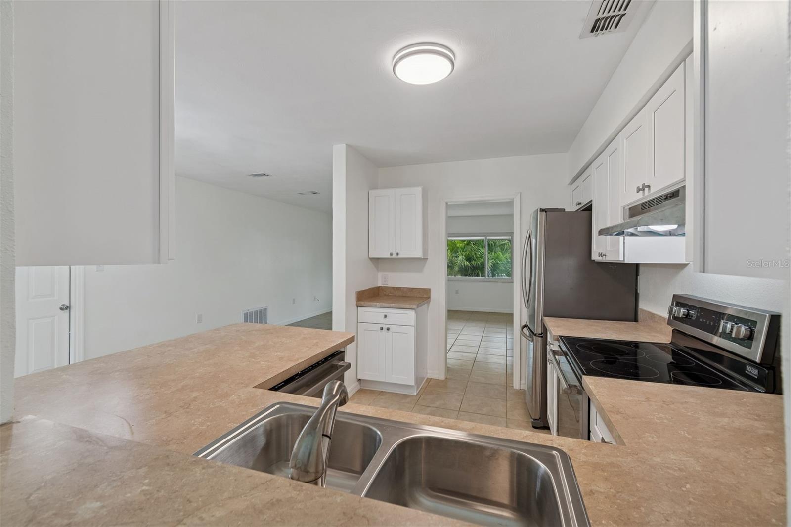 Image 26 of 70 For 7232 Dianne Drive