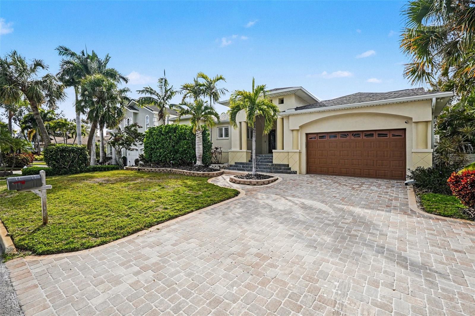 Image 3 of 42 For 840 3rd Avenue S