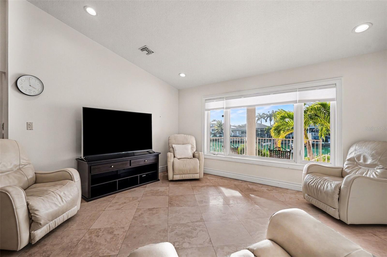 Image 9 of 42 For 840 3rd Avenue S