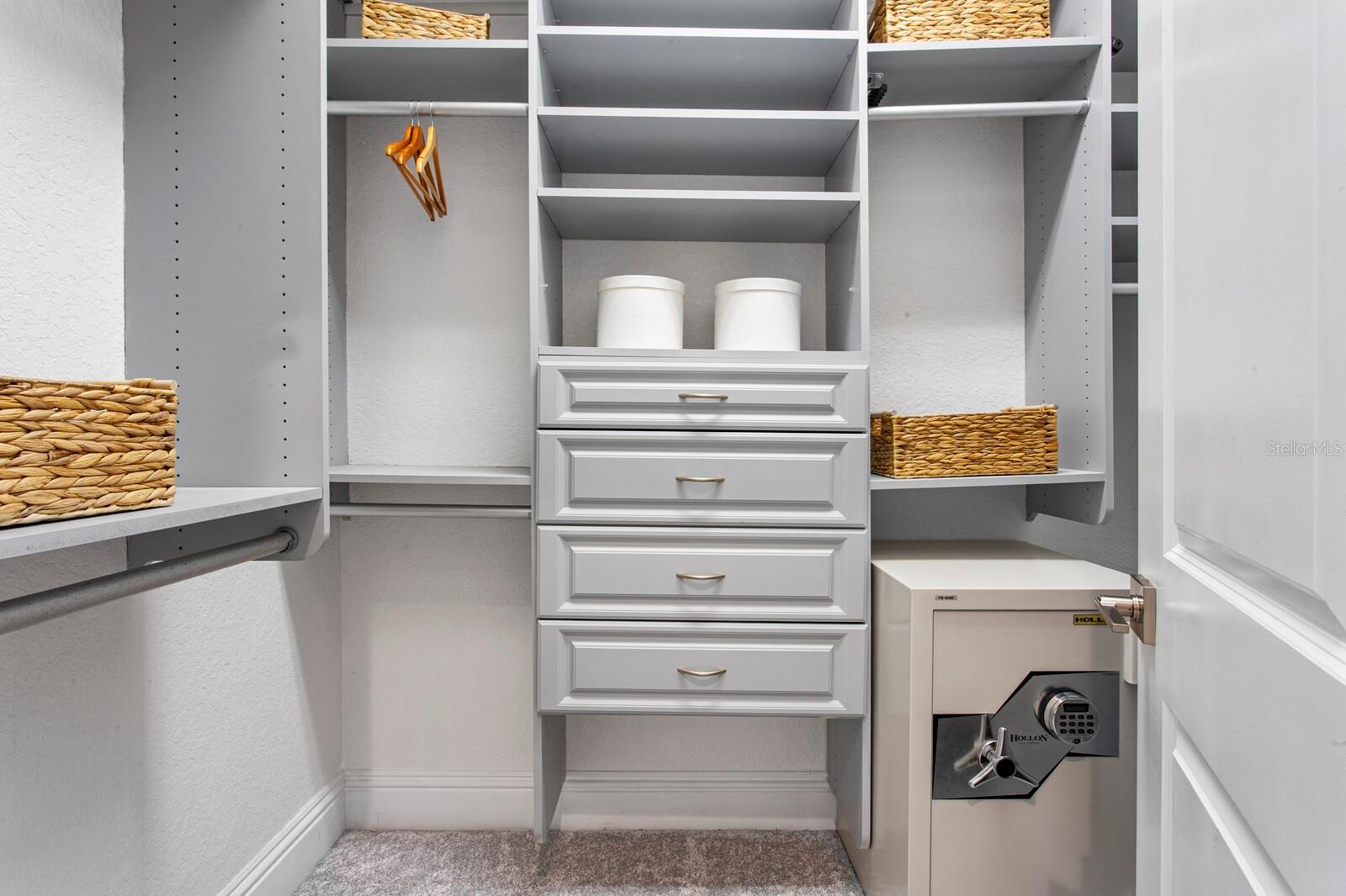 Listing photo id 38 for 9916 Menander Wood Court