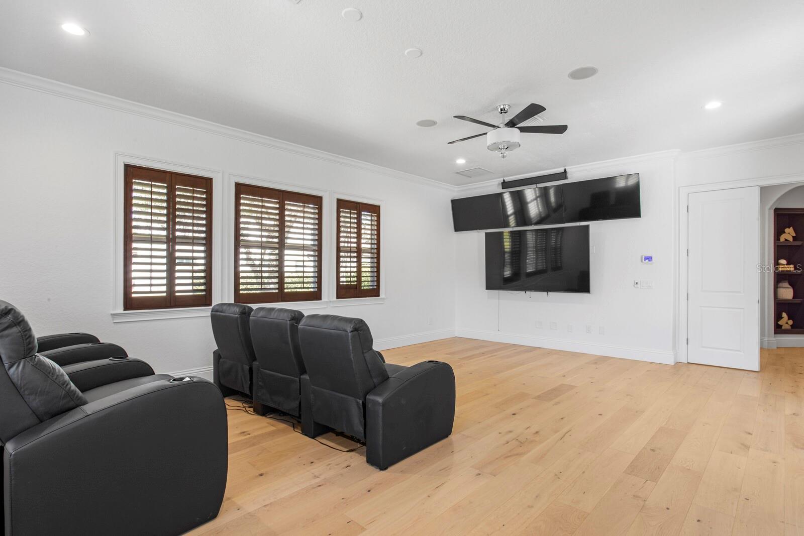 Listing photo id 46 for 9916 Menander Wood Court