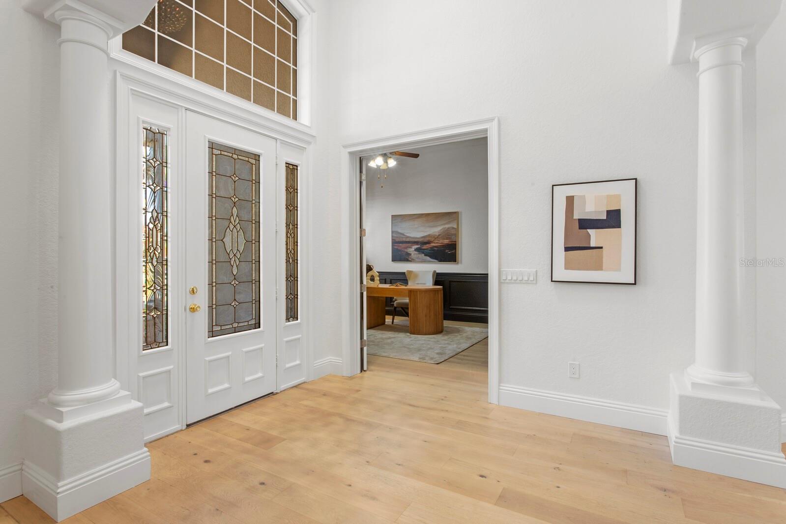 Listing photo id 3 for 9916 Menander Wood Court