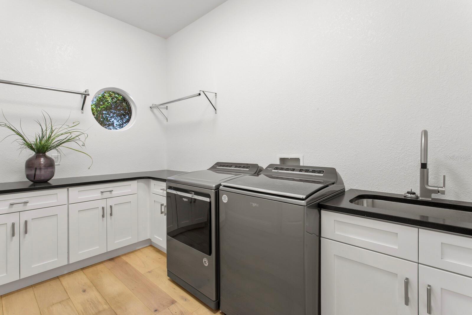 Listing photo id 48 for 9916 Menander Wood Court