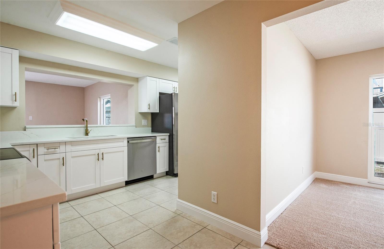 Listing photo id 11 for 4017 Braesgate Lane