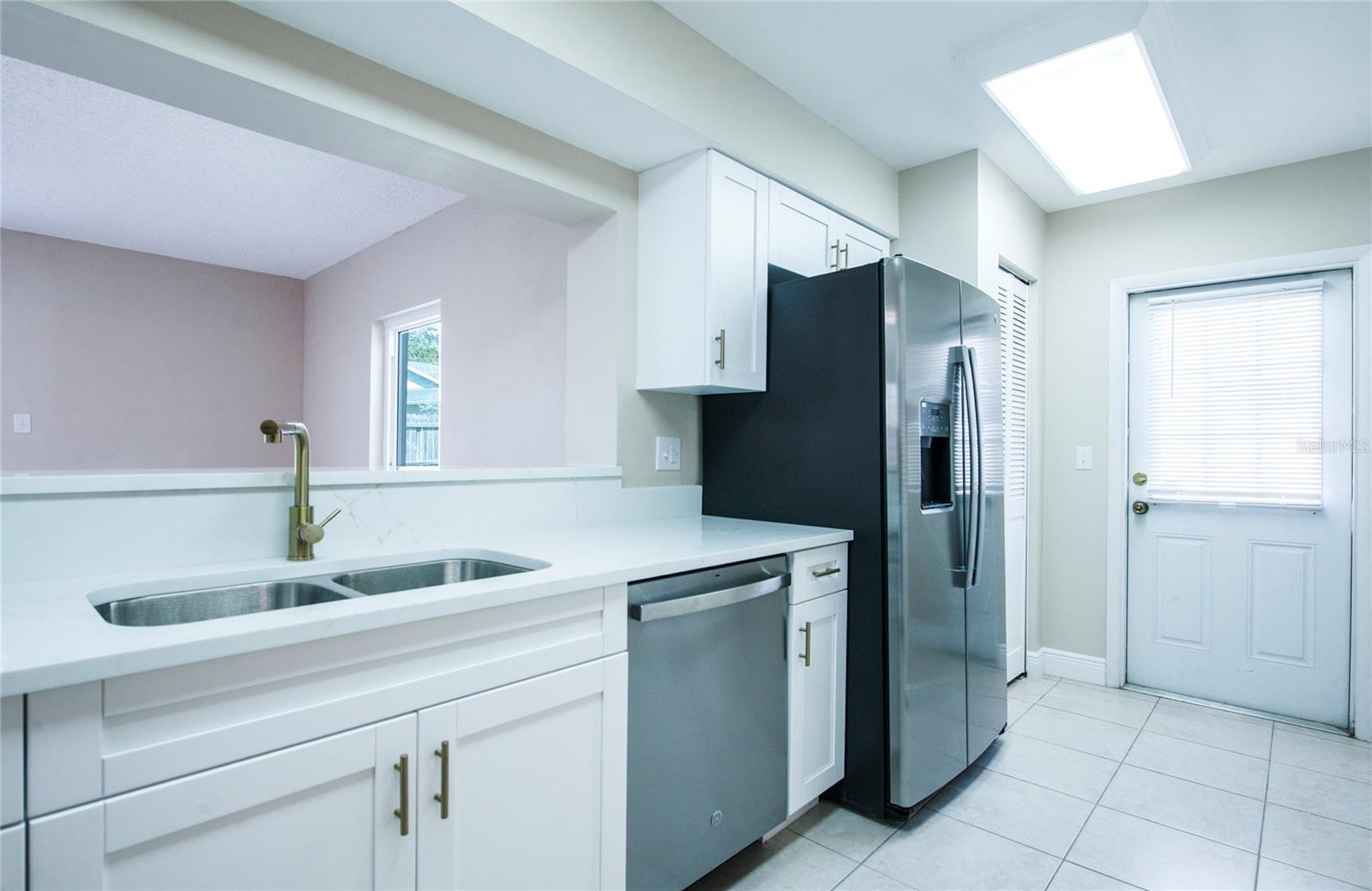 Listing photo id 14 for 4017 Braesgate Lane