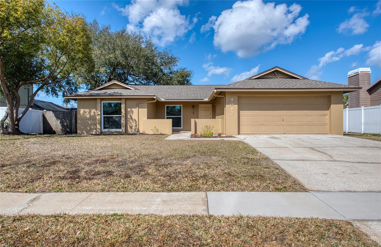 Listing photo id 0 for 4017 Braesgate Lane