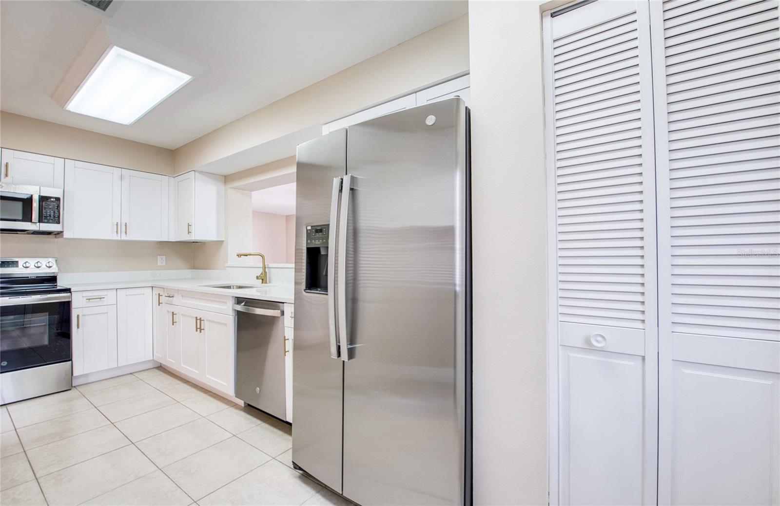 Listing photo id 18 for 4017 Braesgate Lane