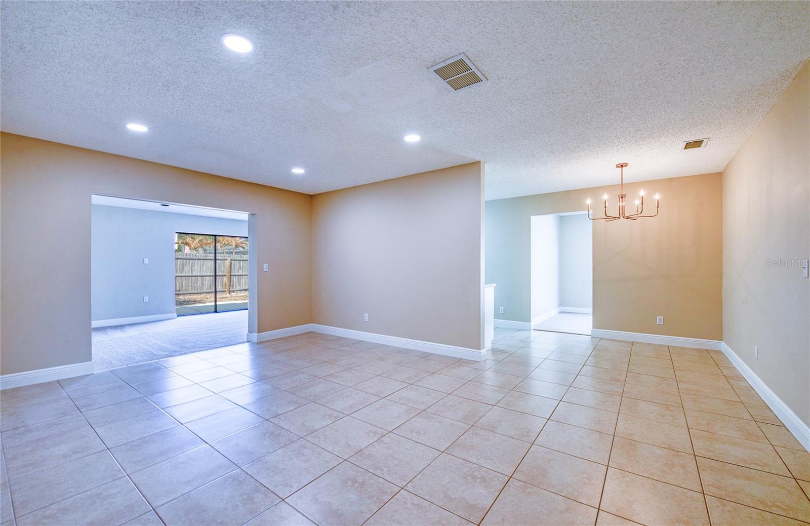 Listing photo id 21 for 4017 Braesgate Lane