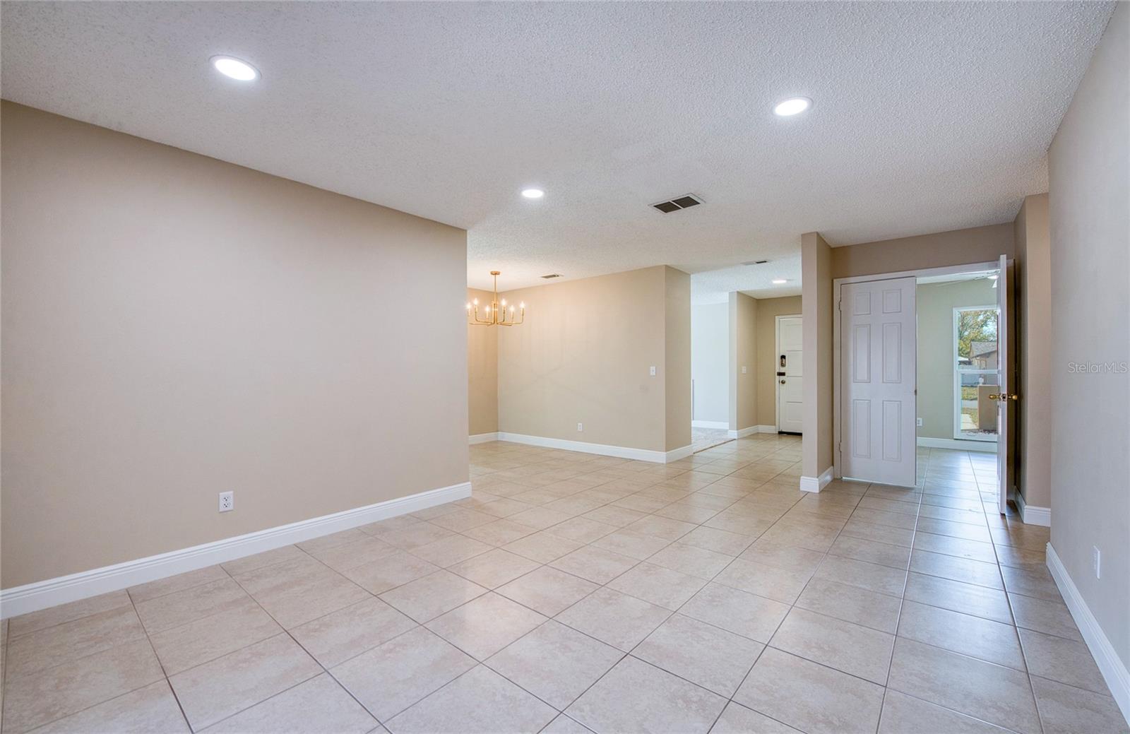 Listing photo id 22 for 4017 Braesgate Lane