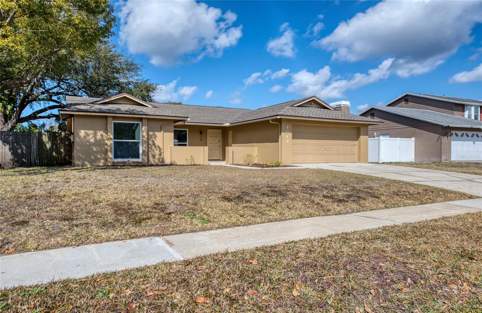 Listing photo id 1 for 4017 Braesgate Lane