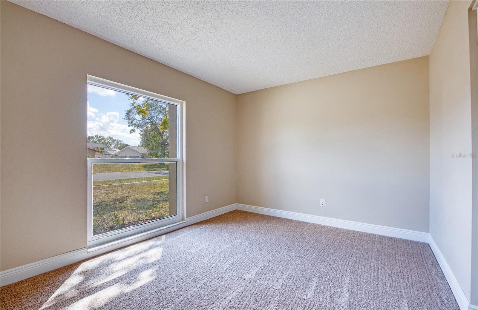 Listing photo id 31 for 4017 Braesgate Lane