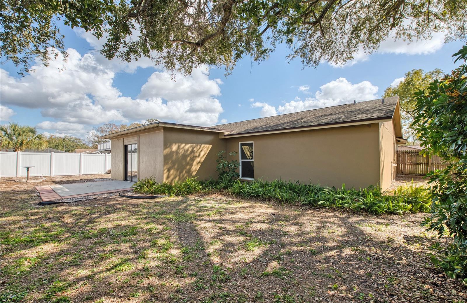 Listing photo id 46 for 4017 Braesgate Lane