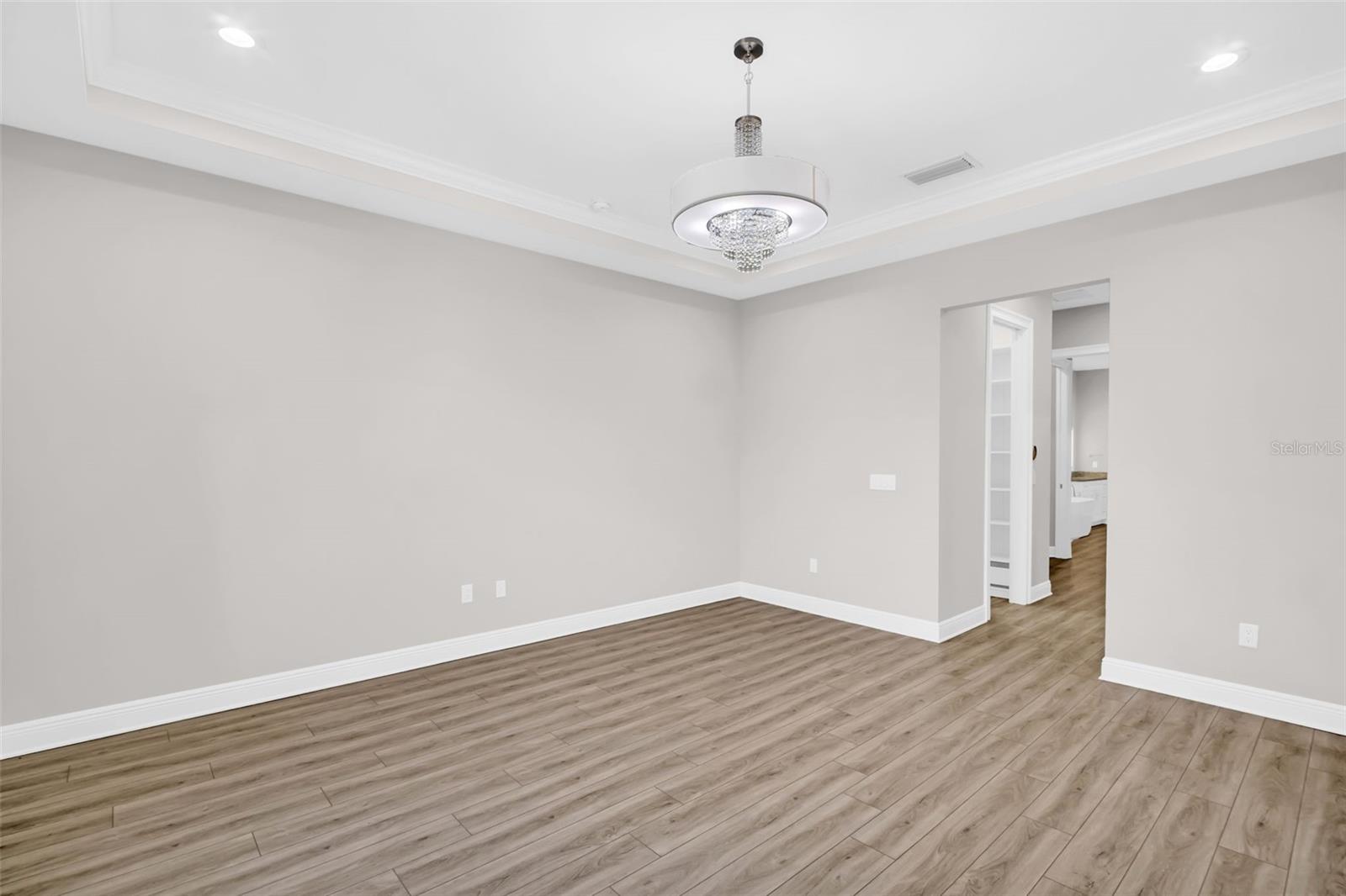 Image 30 of 68 For 11 Franklin Court S C