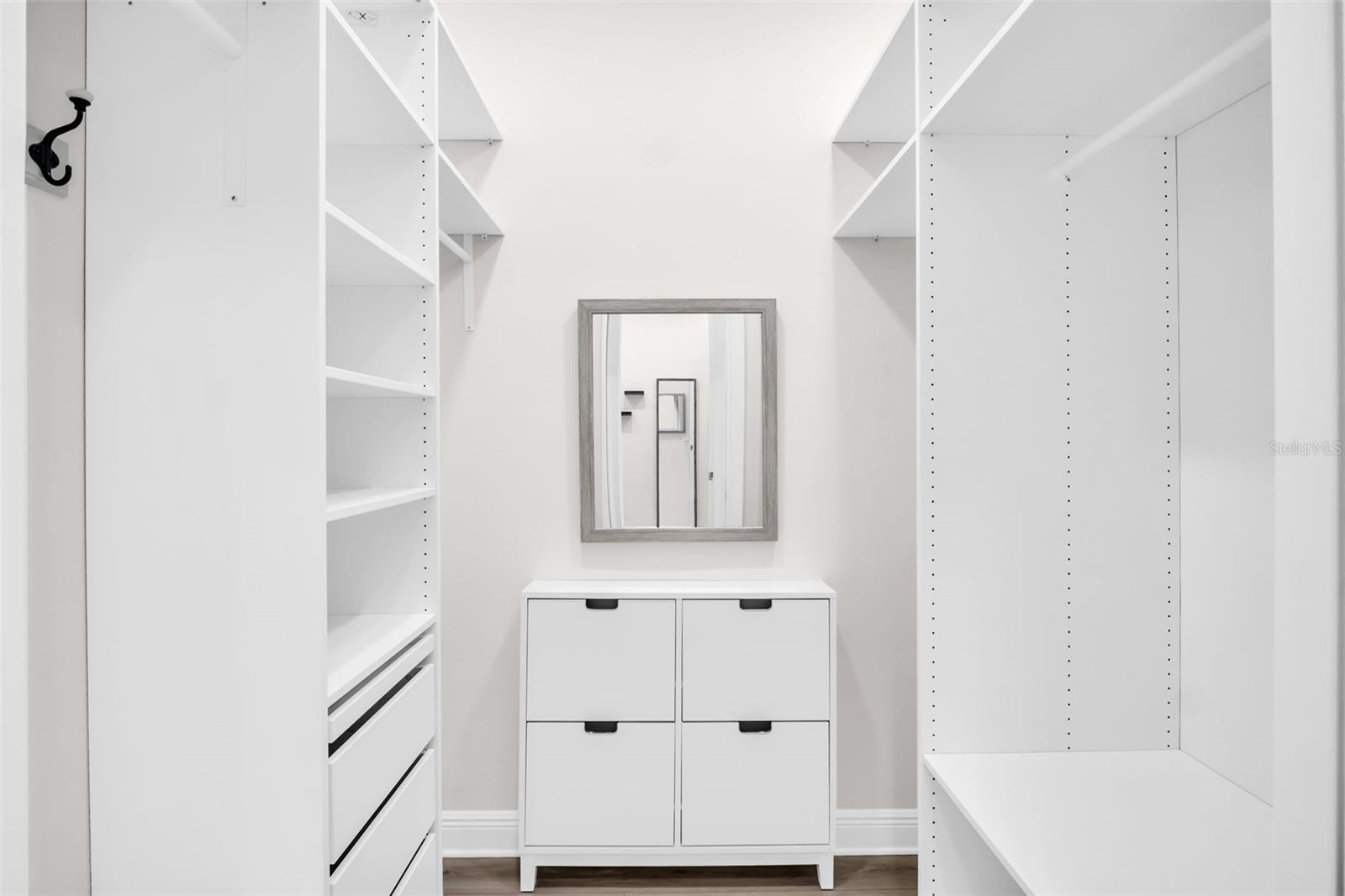 Image 35 of 68 For 11 Franklin Court S C