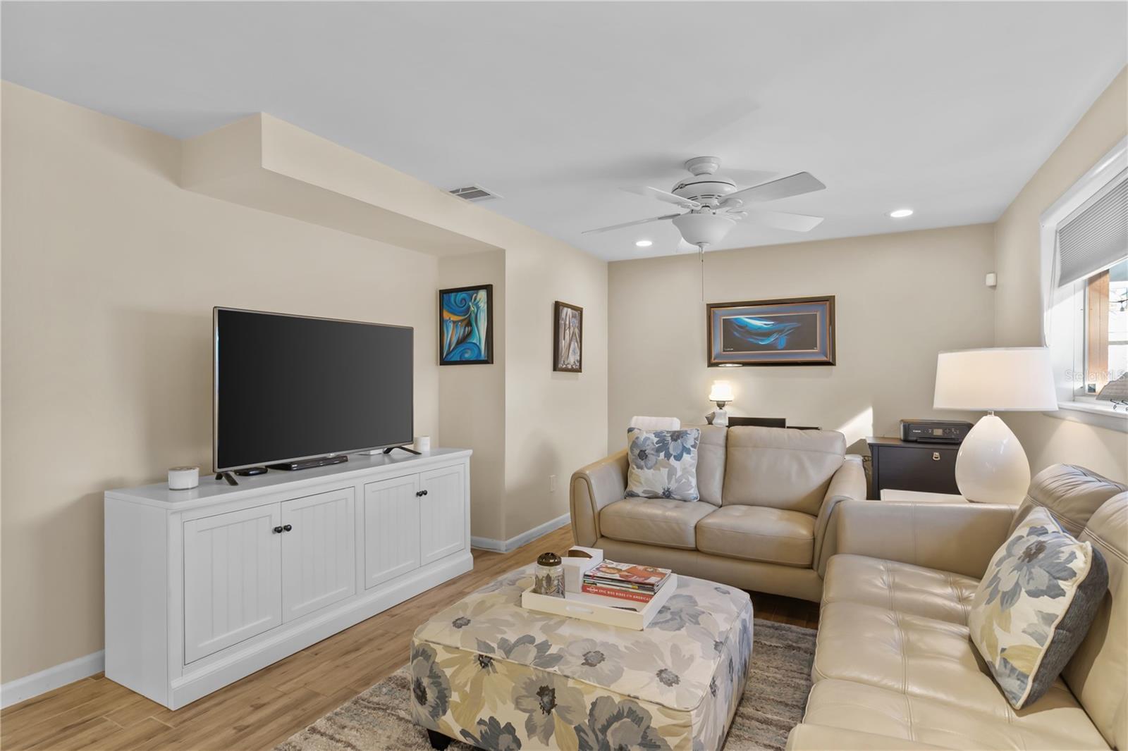 Image 16 of 38 For 1849 Yale Drive