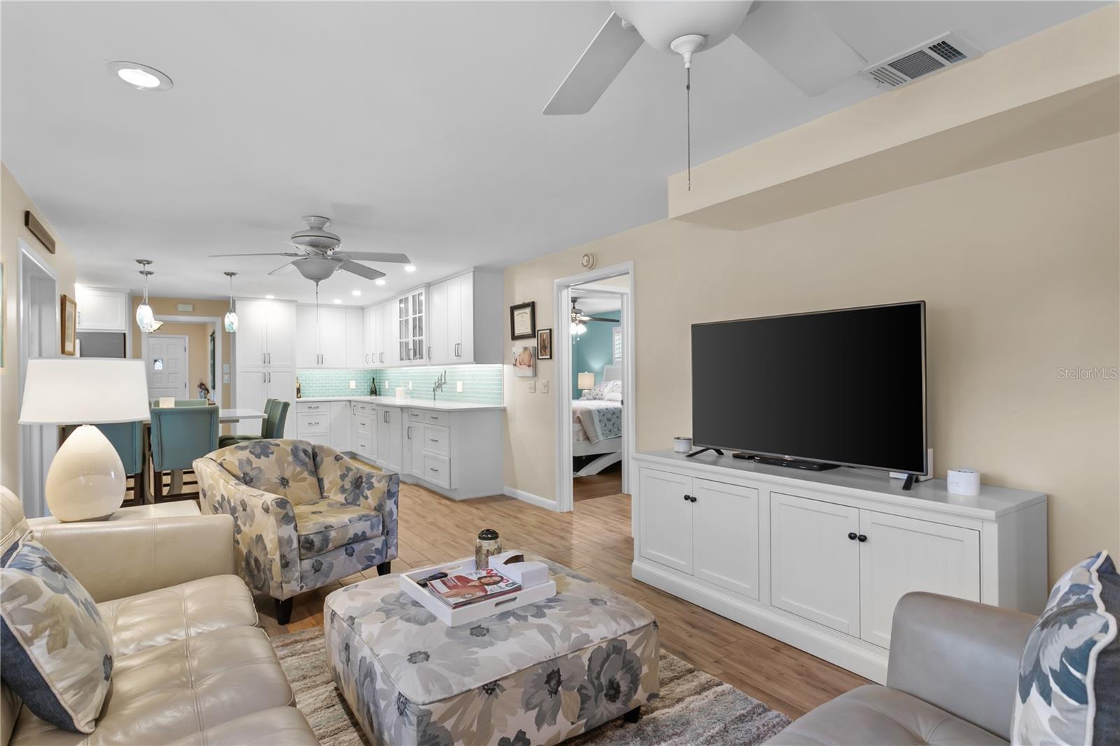 Image 18 of 38 For 1849 Yale Drive