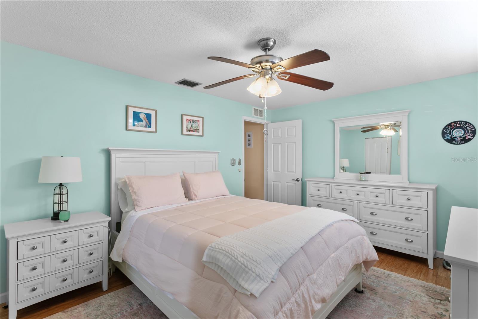 Image 21 of 38 For 1849 Yale Drive