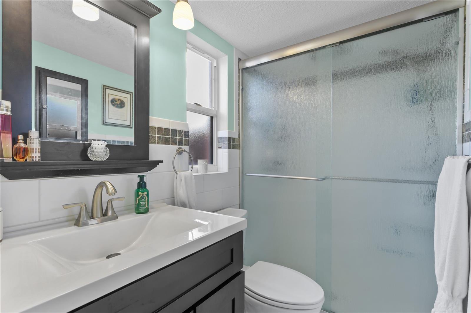 Image 22 of 38 For 1849 Yale Drive