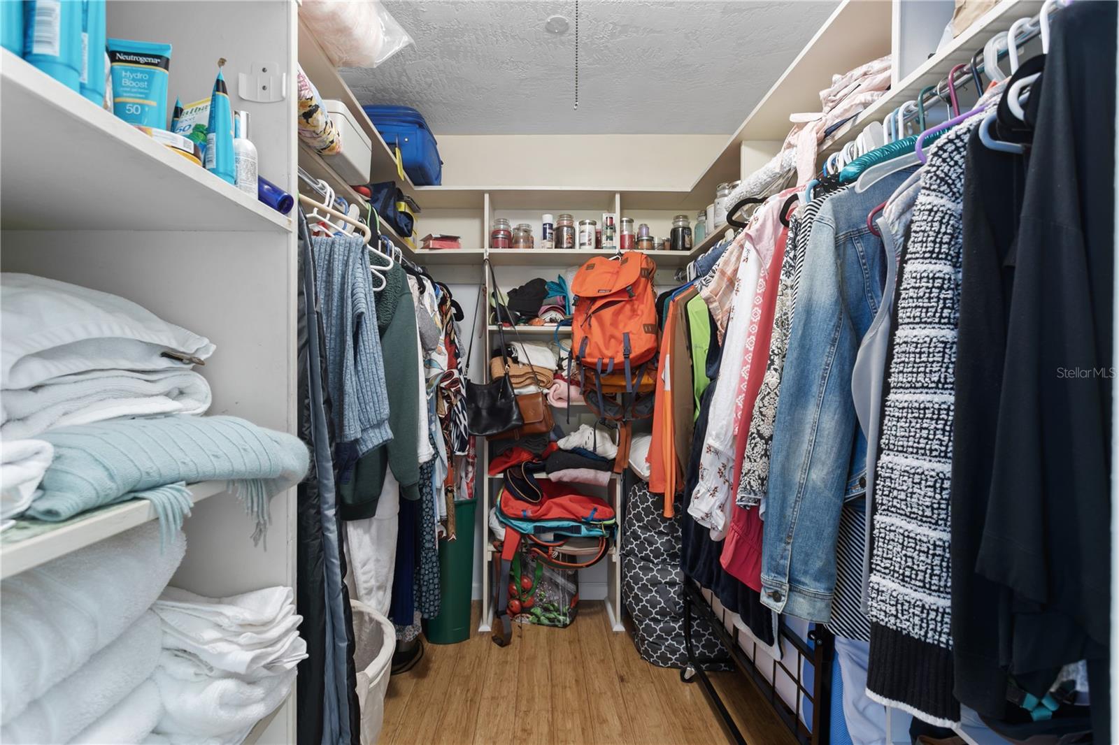 Image 23 of 38 For 1849 Yale Drive